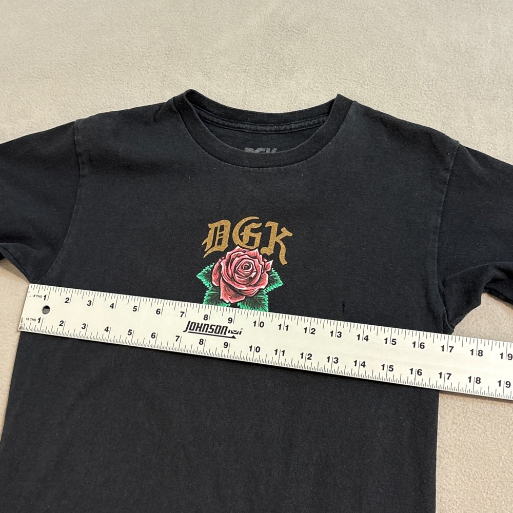 Retro DGK Graphic T-Shirt Rose and Virgin Mary Black Men's Streetwear Skate - Picture 6 of 8